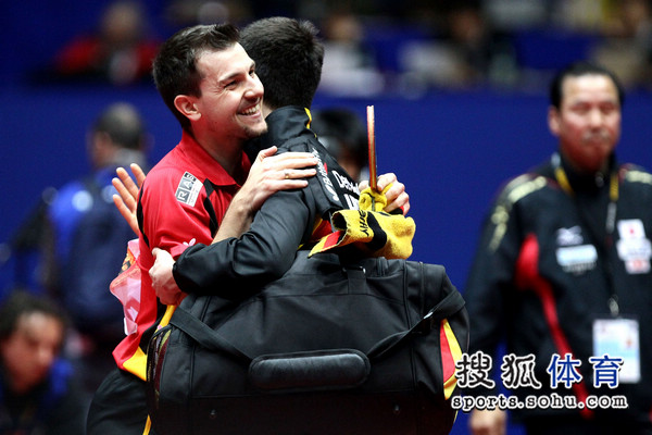 日本队力克英格兰队，波尔带队取胜