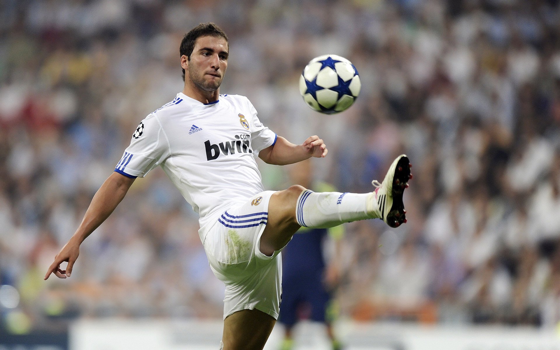 年度焦点之战之夜，苏亚雷斯比赛走势一手掌控